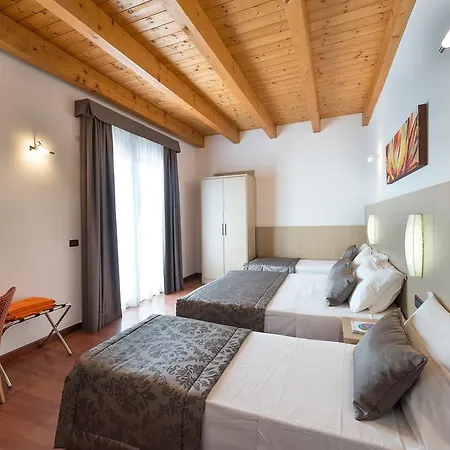 Angelina Otel