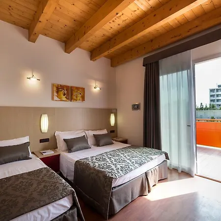 Angelina Otel 3*