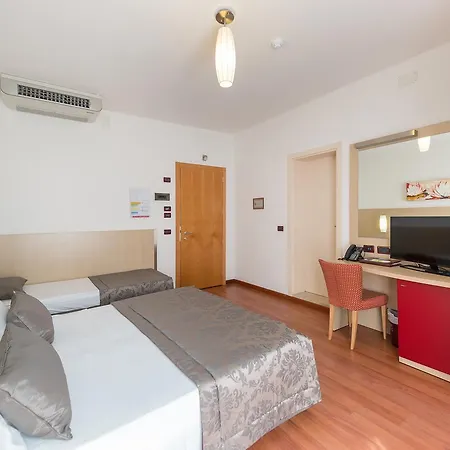 Angelina Otel 3*