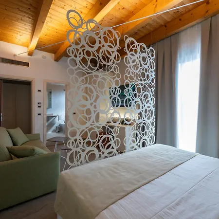 Angelina Hotel 3*